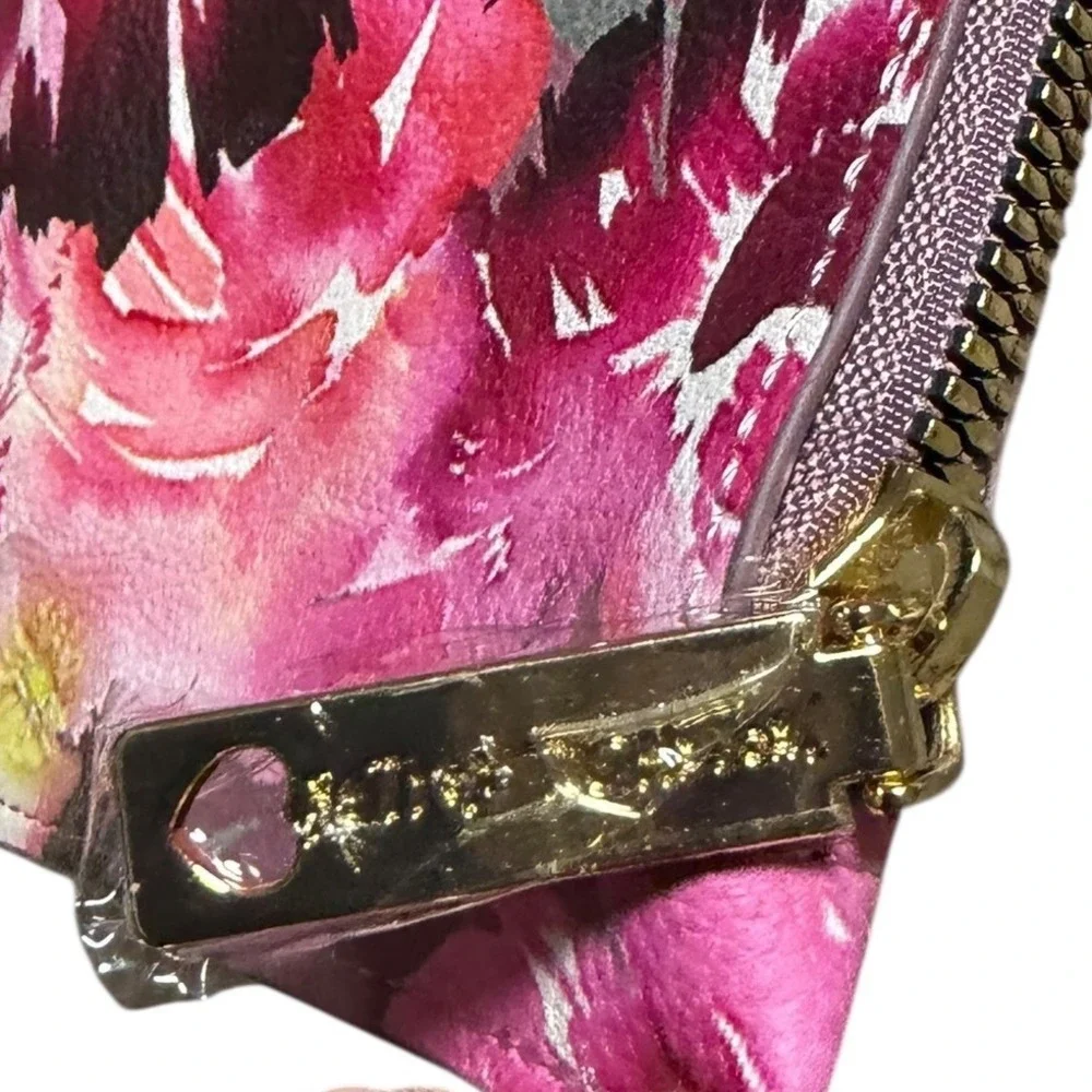 NWOT‎ Betsey Johnson Floral Wristlet Pouch Pink Rose Watercolor Clutch